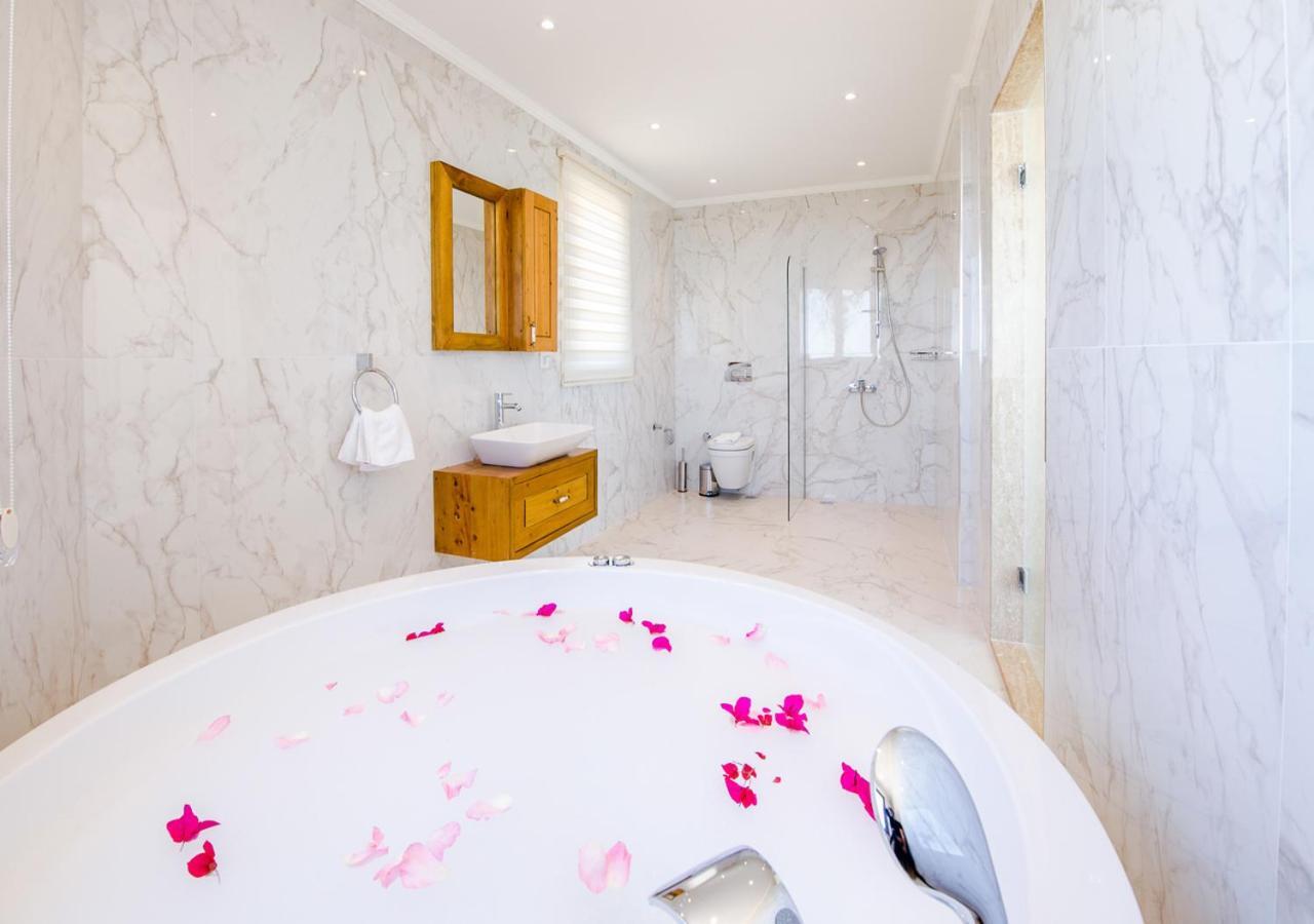 Villa 5 Sleeps 6 Isolated Pool See And Montain View-Villa Kartal Yuvasi Uzumlu  ภายนอก รูปภาพ